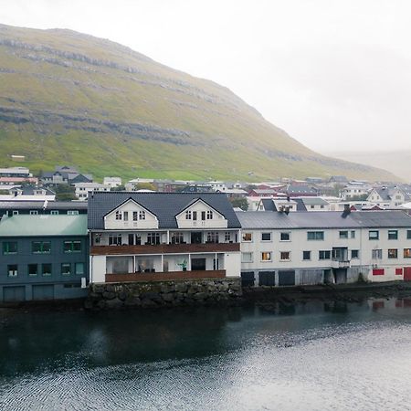 Spacious City Center Home By The Sea Klaksvík Dış mekan fotoğraf