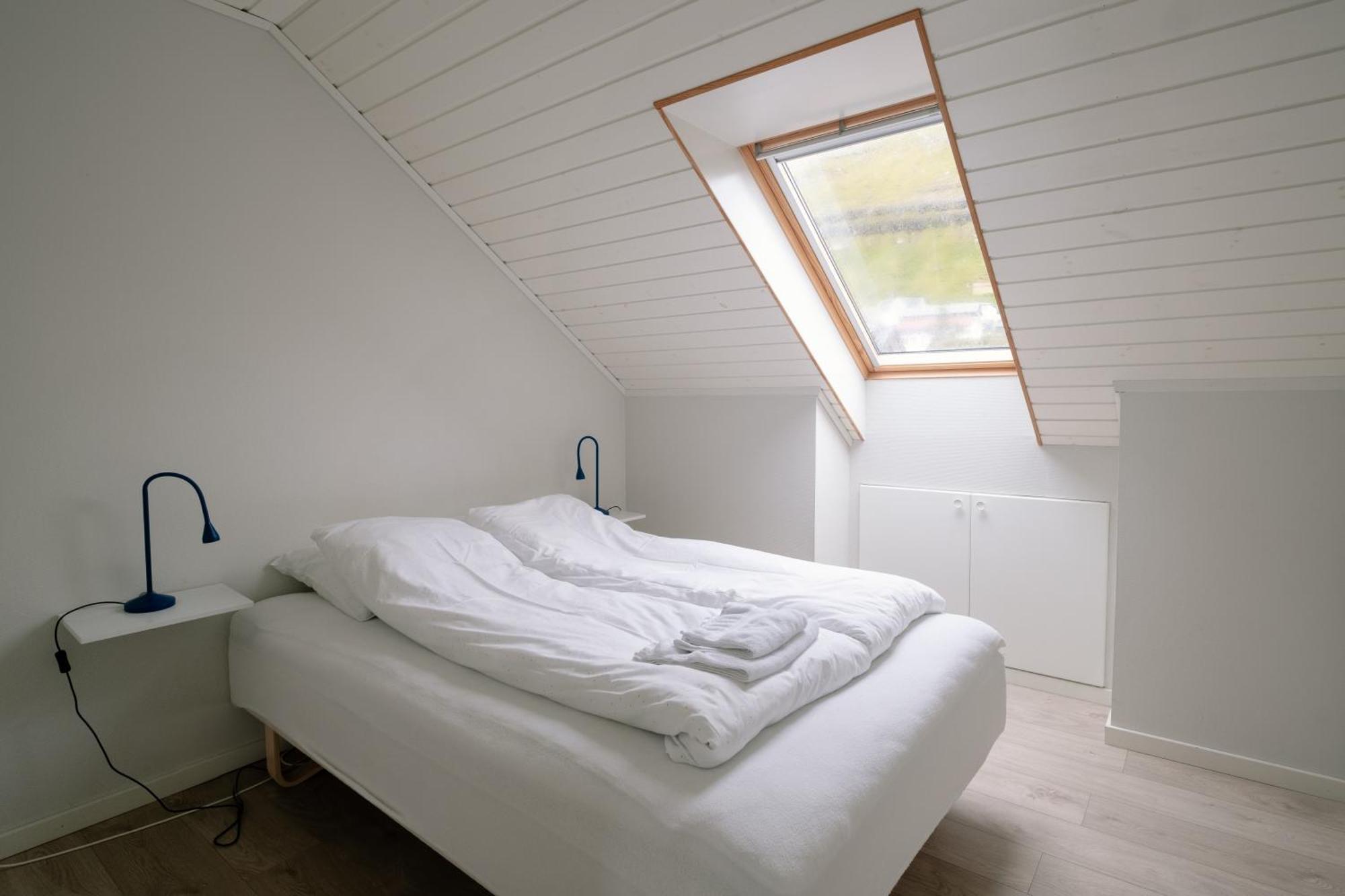 Spacious City Center Home By The Sea Klaksvík Dış mekan fotoğraf