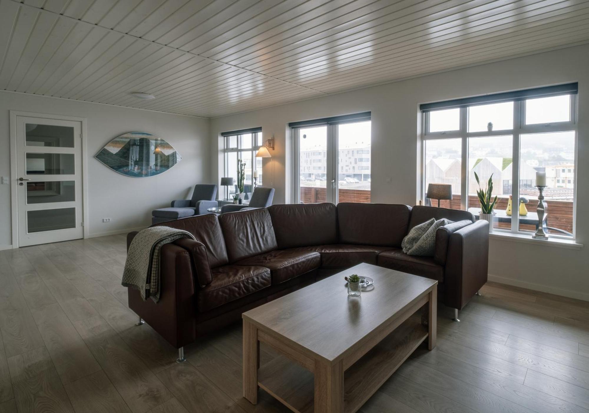 Spacious City Center Home By The Sea Klaksvík Dış mekan fotoğraf